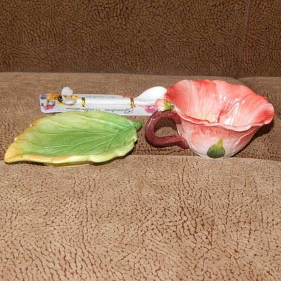 Corner Ruby Garden Collection Salmon Pink Flower Teacup Leaf Saucer & Spoon NWT - Picture 8 of 8